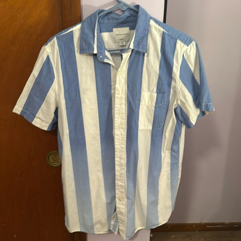 AMERICAN EAGLE BUTTON DOWN SHIRT